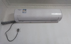 家庭中普通三级片中文字幕麻豆和中央三级片中文字幕麻豆那個更受歡迎？